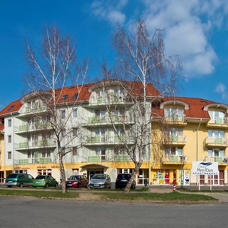 Club Mendan Aparthotel Zalakaros Bagian luar foto