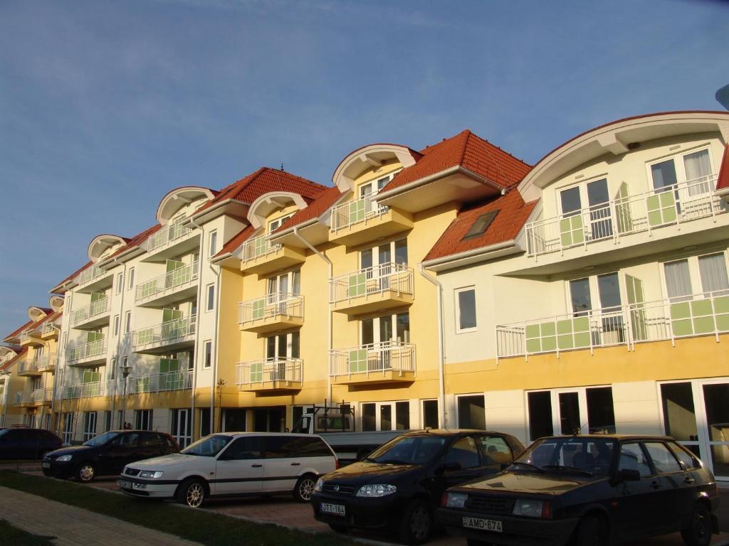 Club Mendan Aparthotel Zalakaros Bagian luar foto
